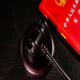 12月4 宪法日｜信之源律师：以法为盾，守护每一位当事人的合法权益