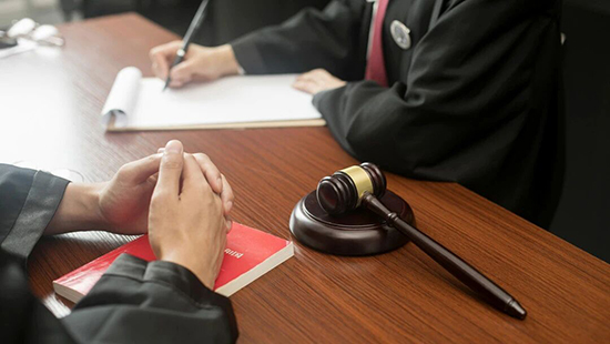 守护不止于法庭的誓言